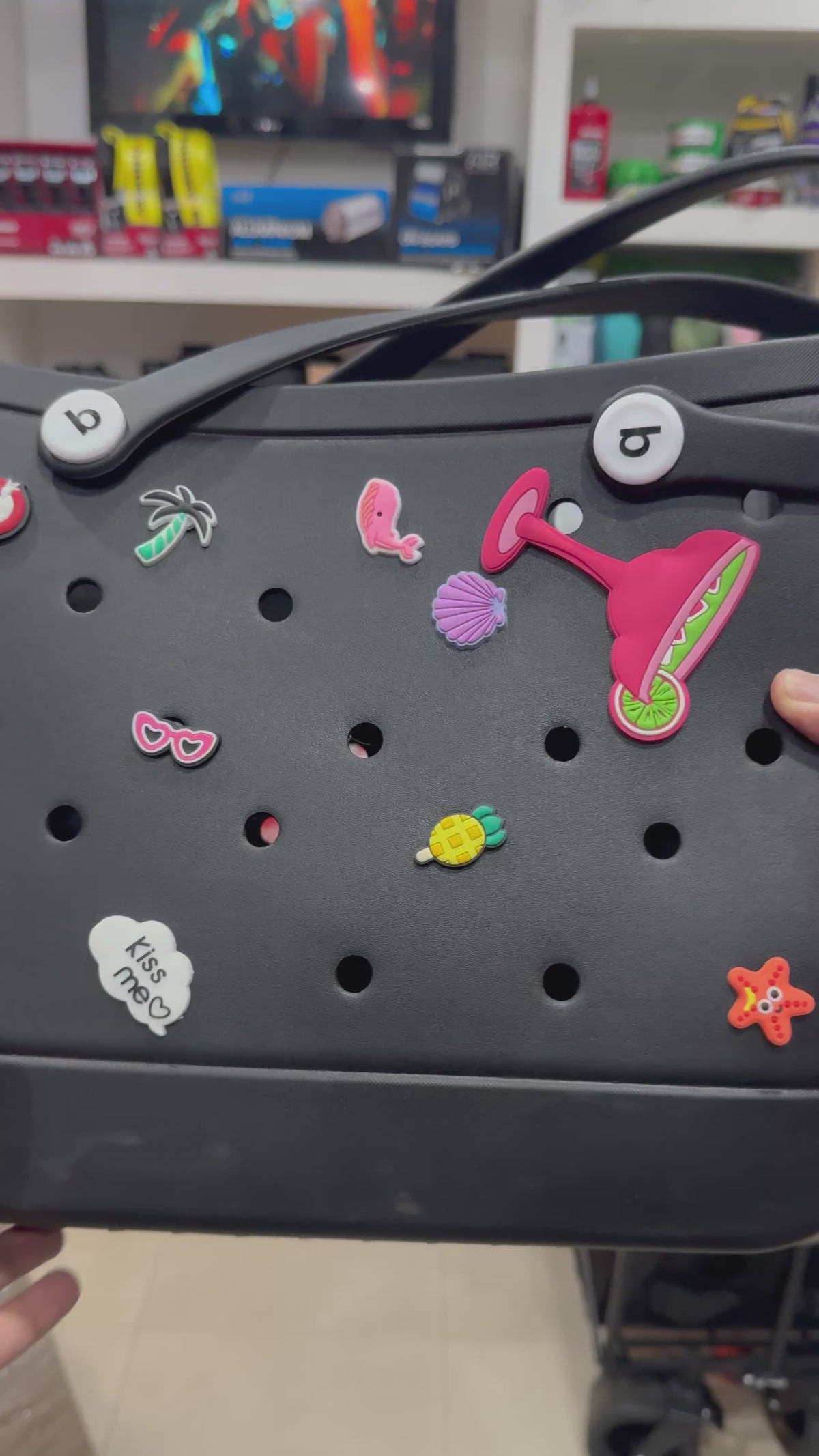 Cartera playera tipo Crocs
