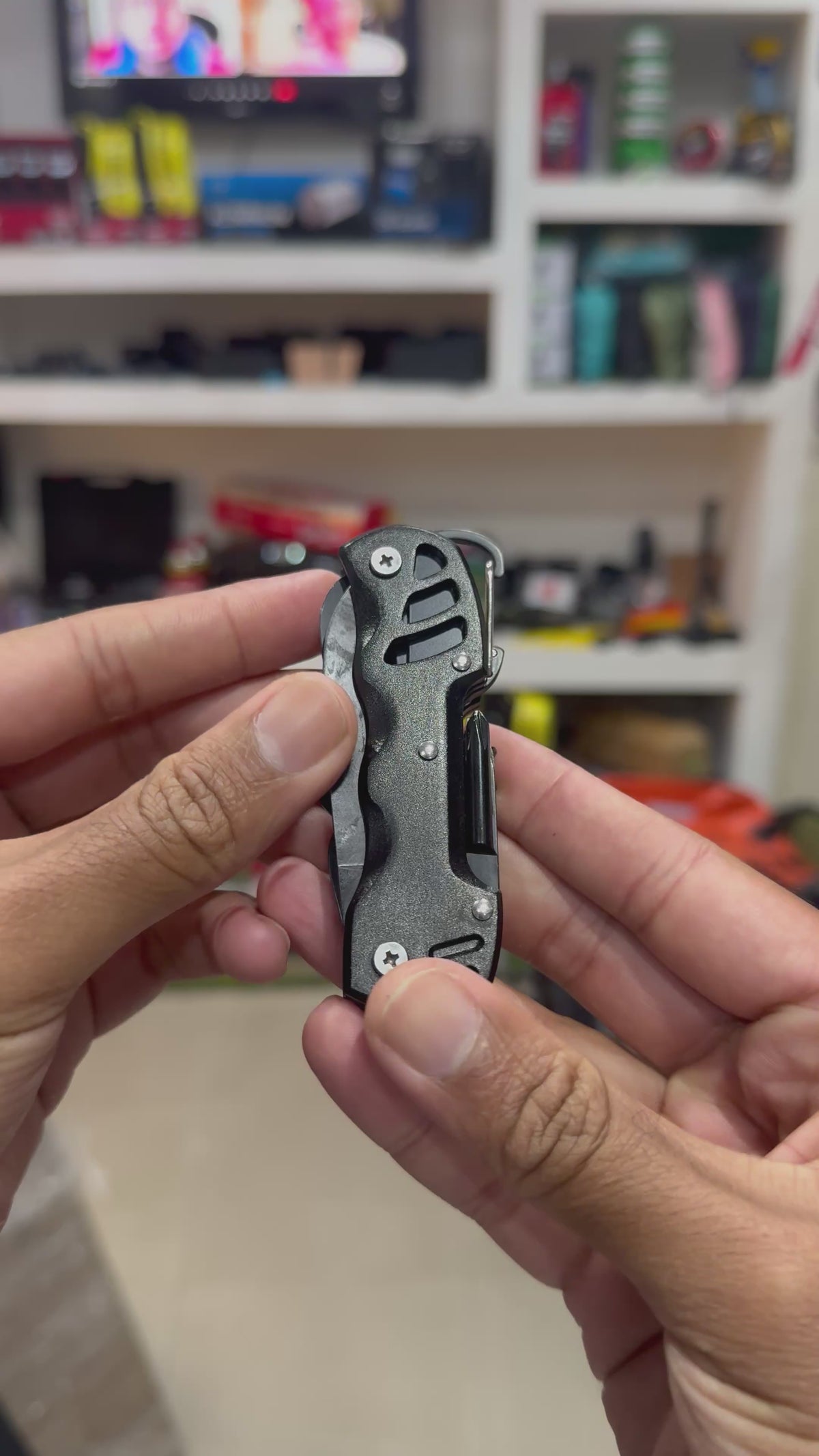 Navaja multiherramienta 16-1 sencilla con estuche